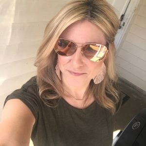 Meet your Posher, Erica